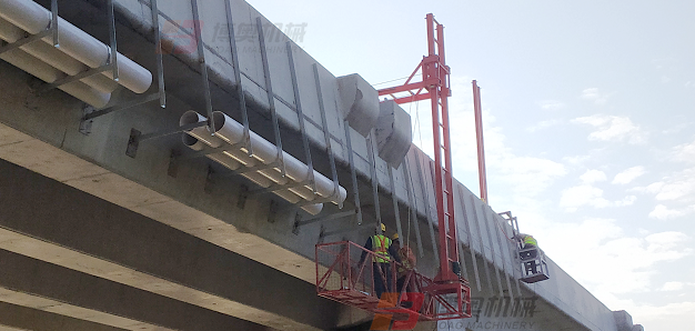 高速橋梁(liang)排水管安裝(zhuāng)及橋底檢修(xiū)平台