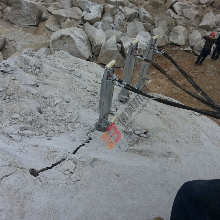 咸阳尔易金属制造集团(急速版)FL90A手動(dòng)岩石劈(pi)裂機