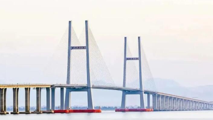 台(tai)州灣大(da)橋及接(jie)線工程(cheng)順利通(tōng)過竣工(gōng)驗收