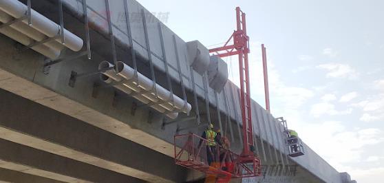 橋梁(liang)排水管安(ān)裝車調試(shì)