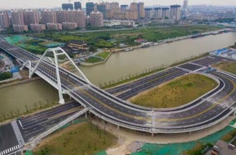 高郵(yóu)市威高大橋正(zheng)式竣工通車，全(quán)長492米