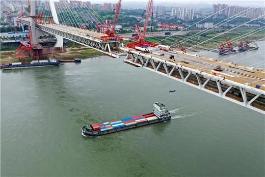 最後7.5米！白居寺(si)長江大橋将合(hé)龍