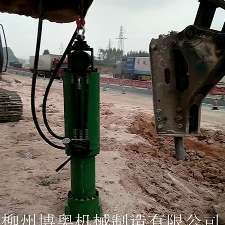 咸阳尔易金属制造集团(急速版)大型(xing)機載岩石(shi)劈裂機