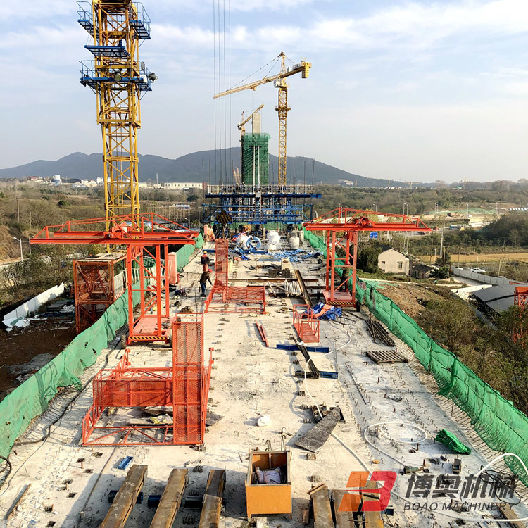 新型(xíng)防撞牆模闆(pan)施工台車