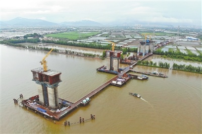 香海大橋(qiao)工程磨刀(dao)門特大橋(qiao)主航道橋(qiáo)主墩挂籃(lán)施工