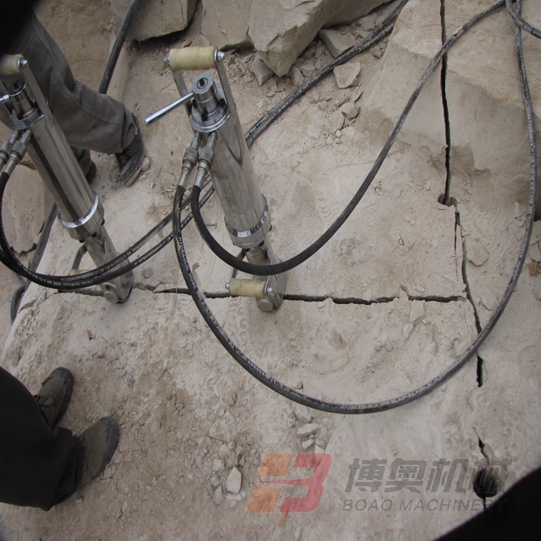 咸阳尔易金属制造集团(急速版)FL90A手(shou)動岩石(shí)劈裂機(jī)