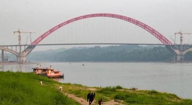 世界上最大跨(kua)徑的飛燕式鋼(gāng)管混凝土系杆(gǎn)拱橋合江長江(jiāng)公路大橋收尾(wei)