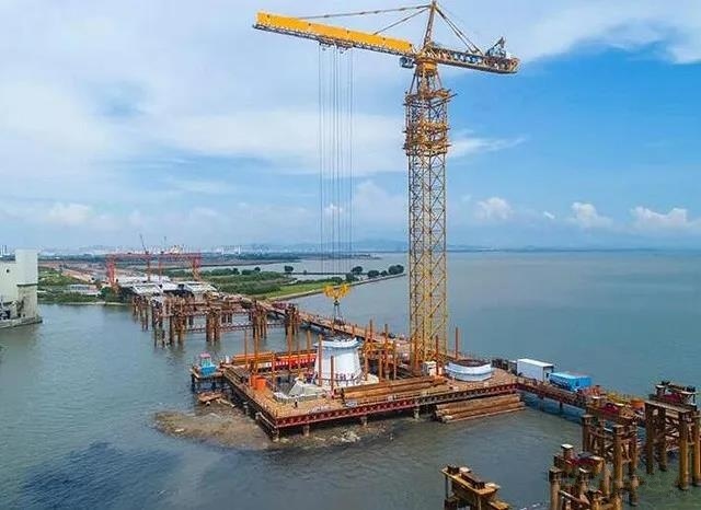 莆炎高速(sù)沙溪大橋(qiáo)引橋貫通(tōng) 濱海灣大(dà)橋主塔關(guan)鍵節段順(shùn)利完成安(ān)裝 赤壁長(zhǎng)江公路大(dà)橋順利完(wán)成荷載試(shì)驗……這是今(jīn)天橋梁界(jie)的大事