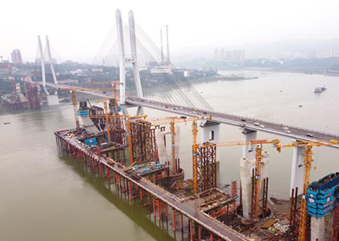 重慶軌道(dao)交通18号線(xiàn)李家沱長(zhang)江複線橋(qiáo)明年合龍(lóng)