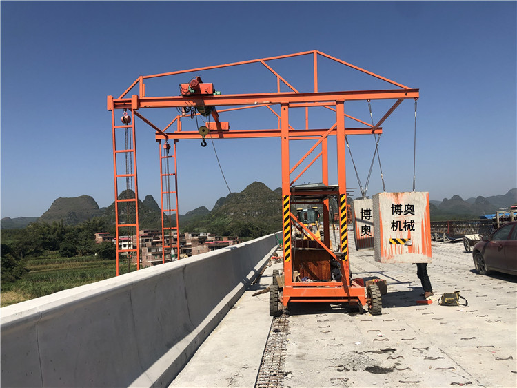 防撞牆模(mo)闆台車操(cāo)作事項