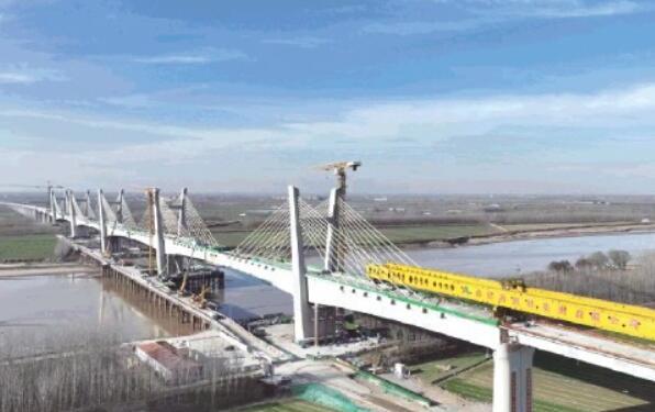 濟鄭高鐵(tie)長清黃河(hé)特大橋：全(quan)膠拼連續(xù)梁橋創世(shi)界之最